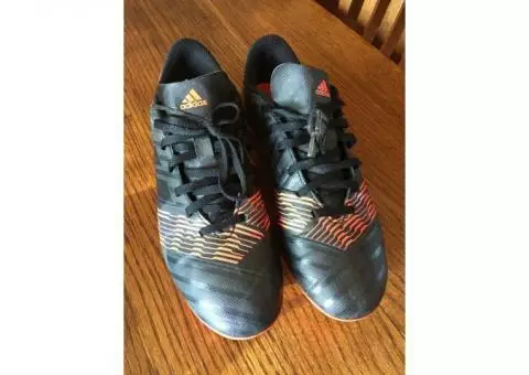 Soccer Cleats Size 8